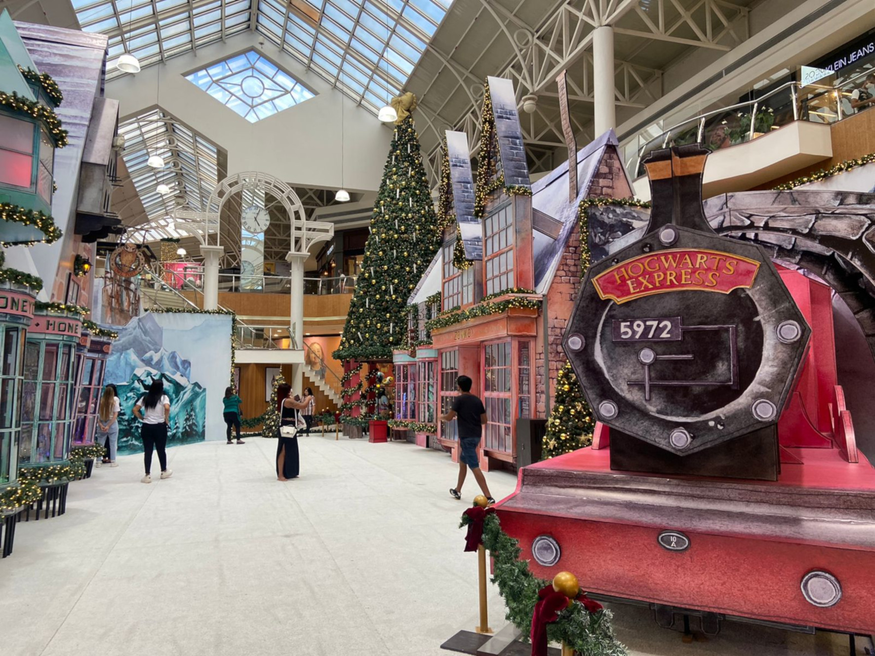Harry Potter é inspiração para decoração de Natal do Minas Shopping
