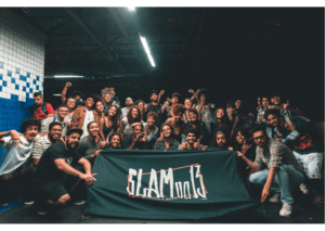 Coletivo Slam do 13 lança o livro Quem vence é a poesia