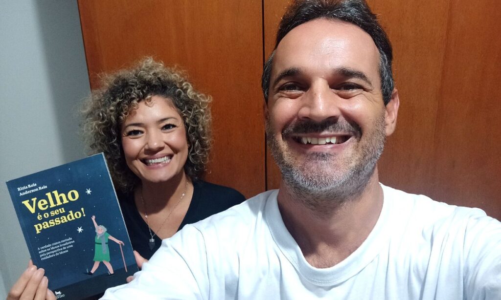 Imagem dos autores do livro Velho é o seu passado!