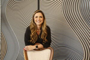 Daniela Bertoldo autora do livro Mulheres que lideram jogam juntas.