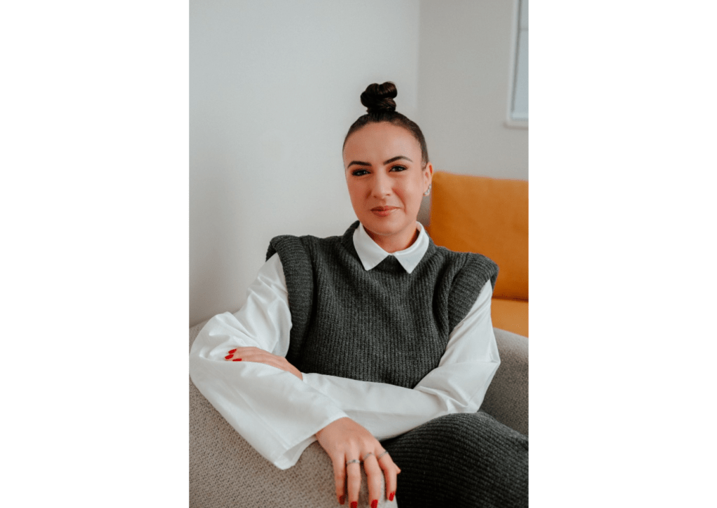  Juliana Arabage autora de A tristeza é Barraqueira - Trate-a Bem